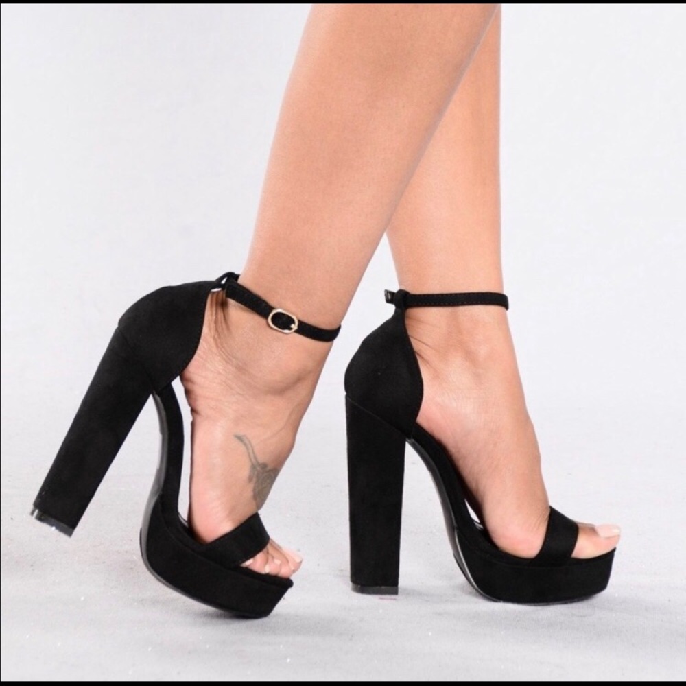 Fashion Nova Shoes - Maggie Heels: Size 7 - Picture 2 of 8